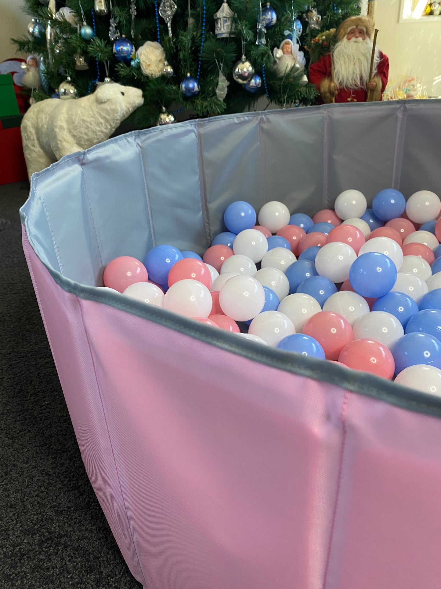 Ball Pit & Balls